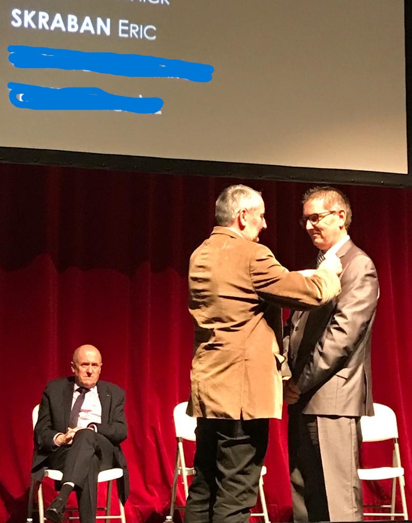 Remise de la médaille de bronze de la jeunesse, des sports et des associations.