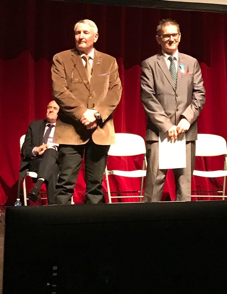 Remise de la médaille de bronze de la jeunesse, des sports et des associations.