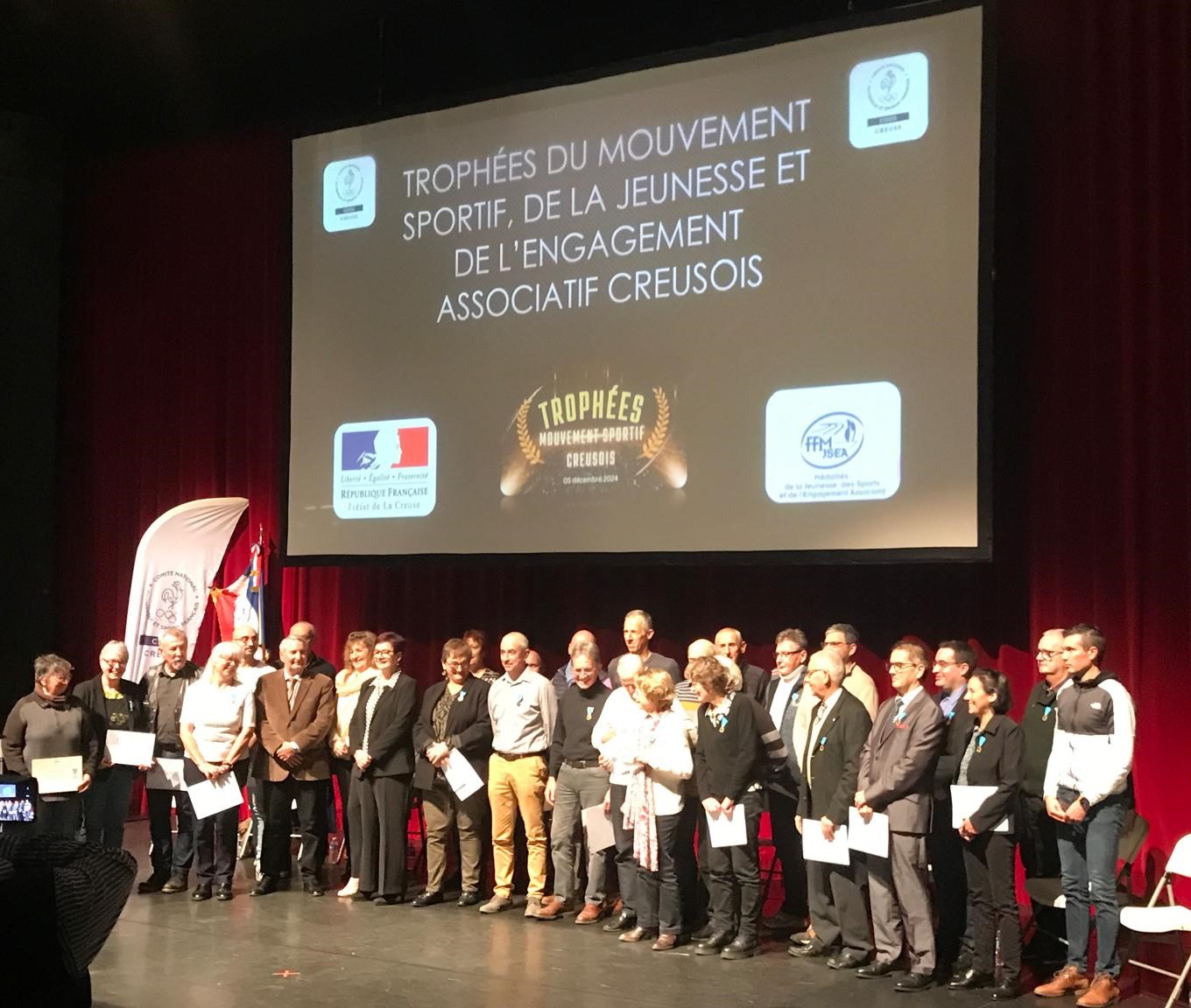 Remise de la médaille de bronze de la jeunesse, des sports et des associations.